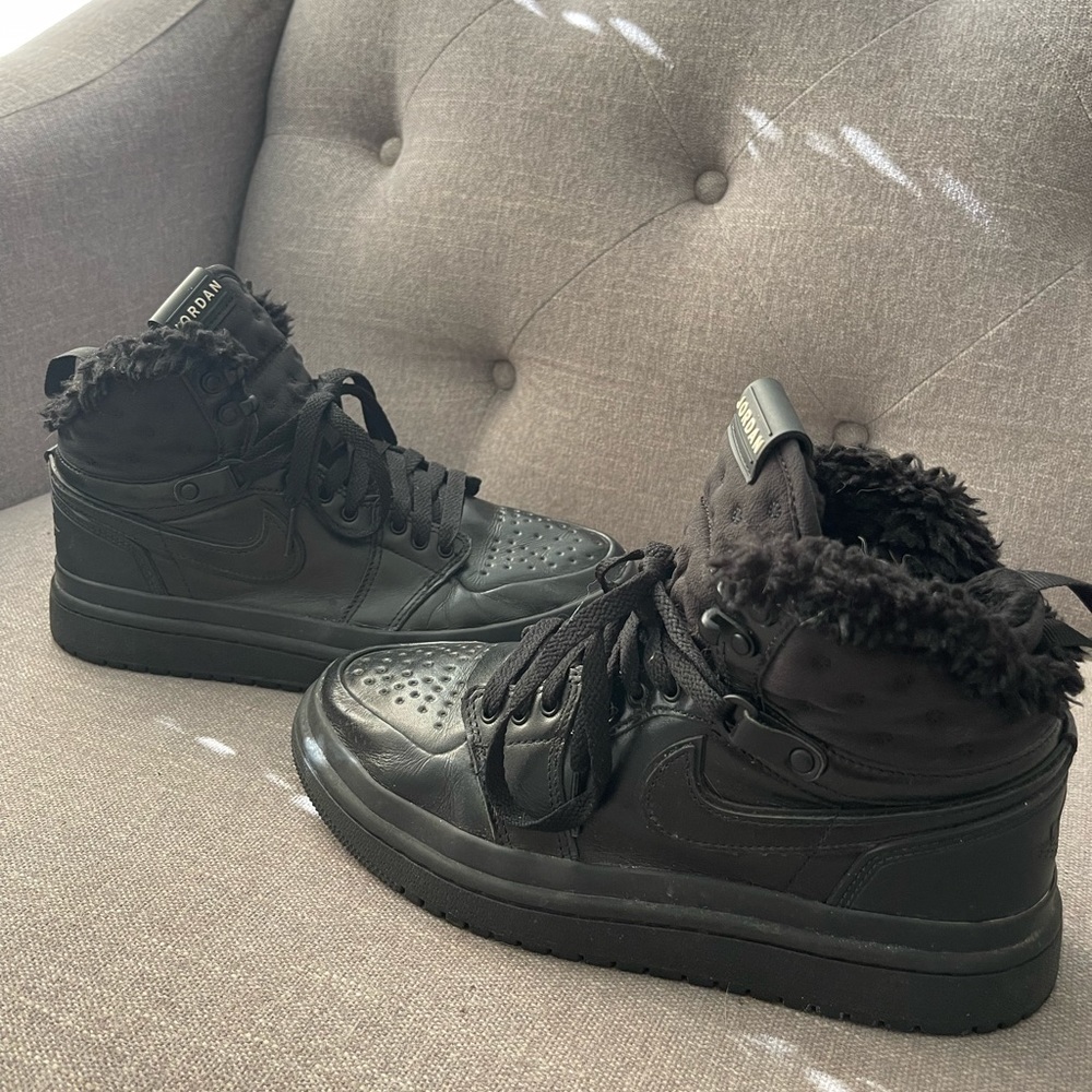 JORDAN 1 WINTER SNEAKER size 8